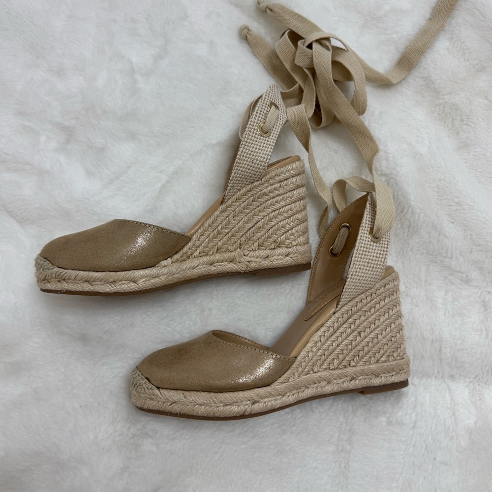 Women's nwt Nine West‎ frienda 2 wedge espadrilles! Size 6
